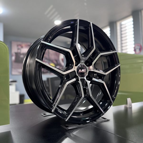 Rines r17x7.5 4x100 E7057 Motor Sports Black Machine Face - Imagen 4