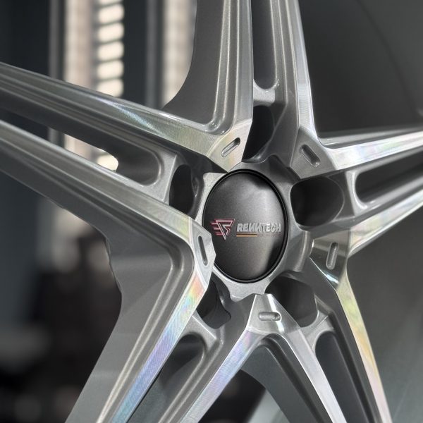 Rines r18x8.5/9.5 5x112 5x114.3 RT5599 Renntech Machine Silver Progresivos - Imagen 5